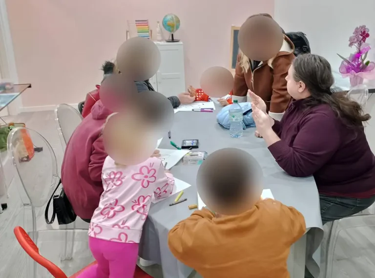 Momento di condivisione e messa in forma, dove piccoli umani mi hanno insegnato la semplicità del trasformare un mostriciattolo, in un qualcosa di magico e bello.